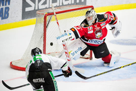 Rögles Christopher Liljewall gör 2-1 bakom Malmö