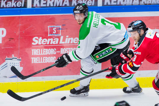 Rögles Jens Hellgren jagas av Malmö Redhawks Frederik