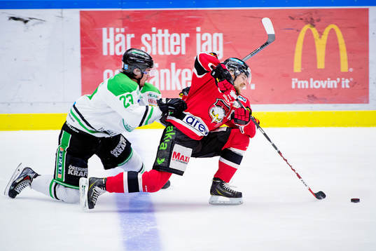 Malmö Redhawks Nicklas Jadeland faller
