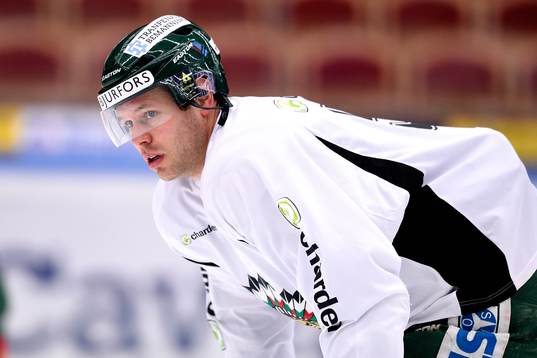Frölundas Christian Bäckman på uppvärmningen innan