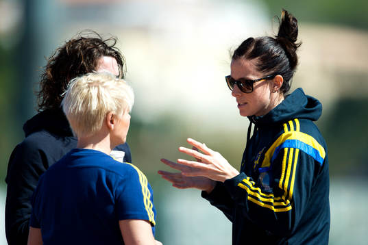 Sveriges Lotta Schelin innan fotbollsmatch i Algarve Cup