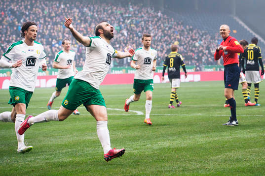 Hammarbys  Kennedy Bakircioglu jublar