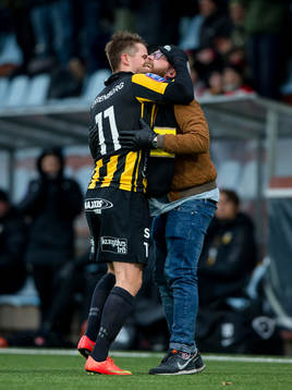 Häckens Gunnar Heidar Thorvaldsson firar sitt 3-1 mål med