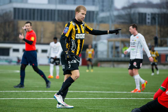 Häckens Simon Gustafson glad