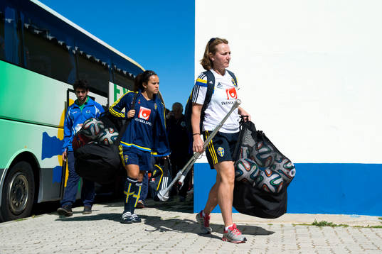 Sveriges Malin Diaz Pettersson och sjukgymnast Annica