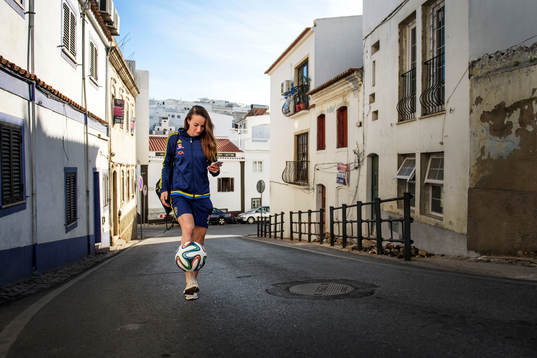 Kosovare Asllani porträtteras