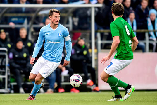 Malmö FFs Markus Rosenberg och Jönköpings Max Watson