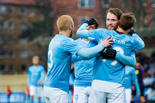Malmö FFs Jo Inge Berget kramas om av Magnus Wolff Eikrem