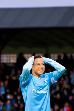 Malmö FFs Victor Yoshimar Yotun Flores deppar