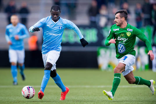 Malmö FFs Enock Kofi Adu jagas av Jönköpings