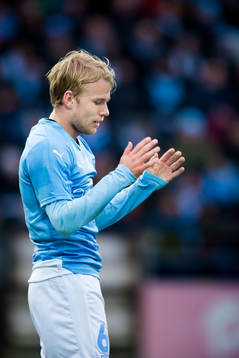 Malmö FFs Oscar Lewicki deppar