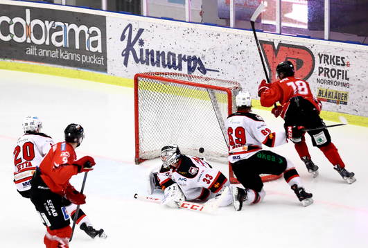Vita Hästens Markus Gunnarsson gör mål och 2-0 och