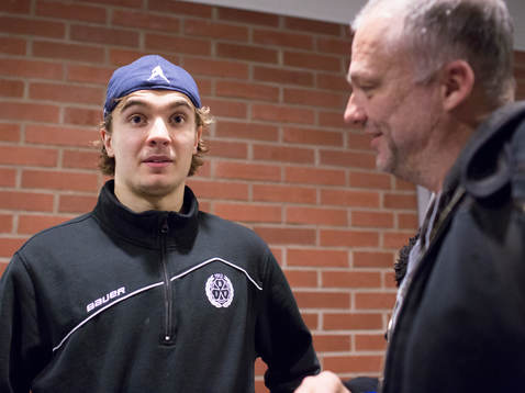 Brynäs Adam Brodecki som gjorde det avgörande 3-4 målet