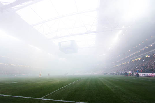Det är mycket rök inne på Friends arena