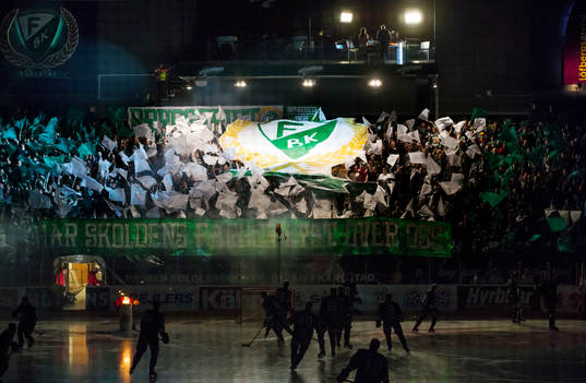under ishockeymatchen i kvalet till kvartsfinal mellan