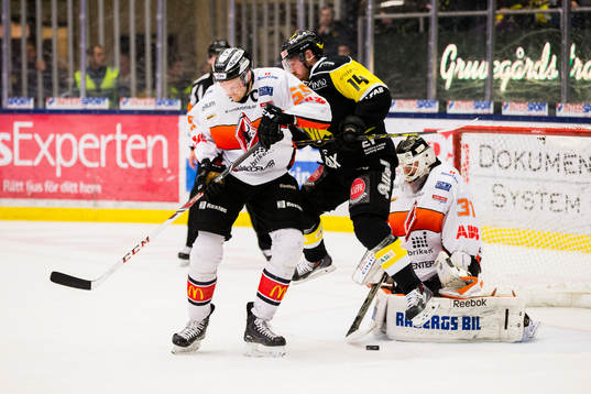 Karlskronas Tom Linder och målvakt Patrick Galbraith