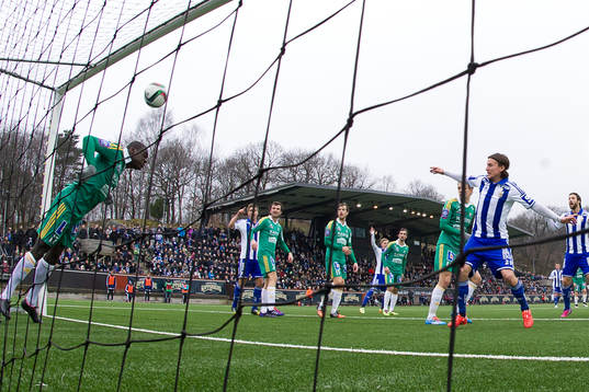 Ljungskiles Ken Sema räddar på mållinjen
