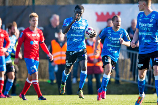 Halmstads Kwame Karikari  firar han gjort 1-1