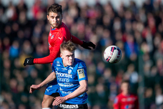 Helsingborgs Astrit Ajdarevic och Halmstads Eric Smith