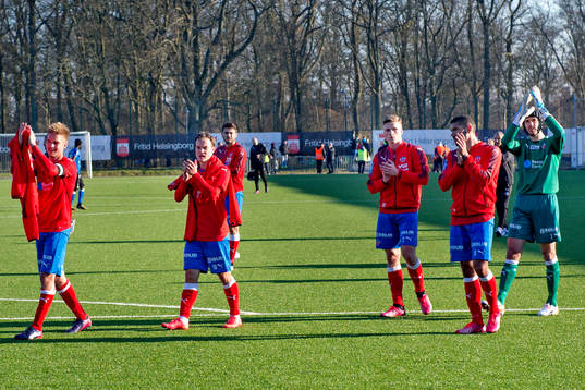 Helsingborgs spelare tackar publiken