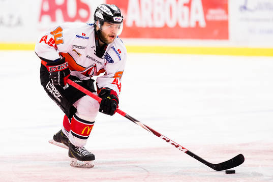 Karlskronas Jimmy Andersson med pucken