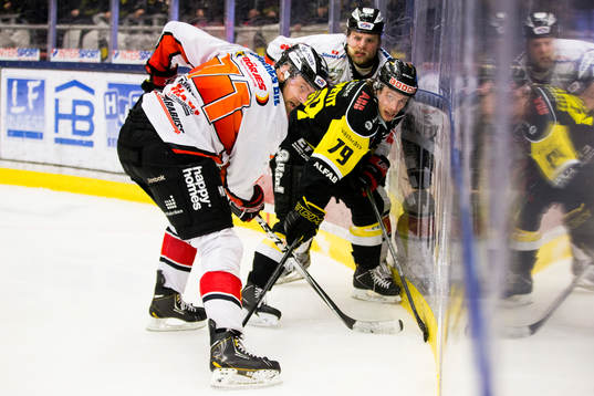Karlskronas Niklas Lihagen och Västerås Brock Montpetit