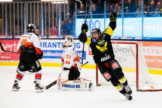 Västerås Dustin Johner jublar
