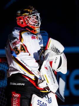 Luleås målvakt Joel Lassinantti innan ishockeymatchen i