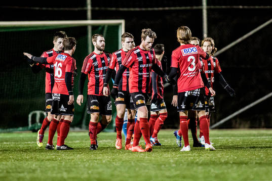 Grebbestads spelare jublar