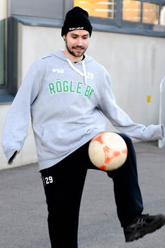 Rögles Ludvig Rensfeldt värmer upp