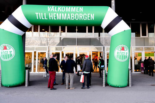 Utanför Lindab Arena