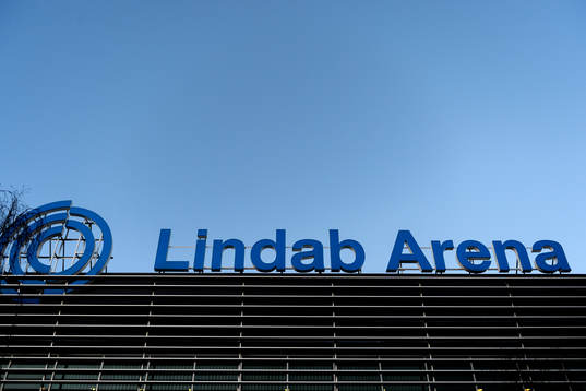 Utanför Lindab Arena