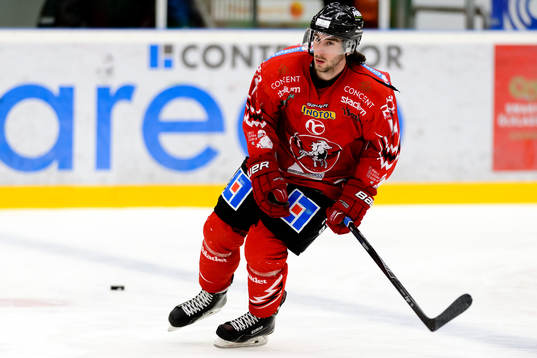 Vita Hästens Adam Schmidt