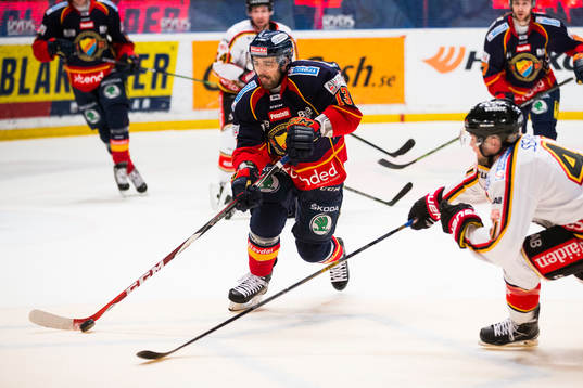 Djurgårdens Damien Fleury och Luleås Chad Billins