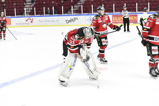 Malmö Redhawks målvakt Niko Hovinen deppar