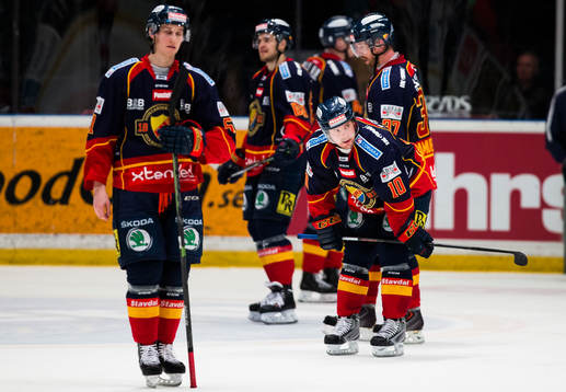 Djurgårdens Joakim Eriksson och hans lagkamrater deppar