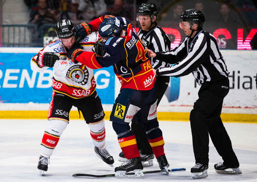 Luleås Cam Abbott i slagsmål med Djurgårdens Alexander