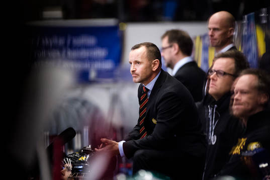 Brynäs tränare Thomas Berglund deppar