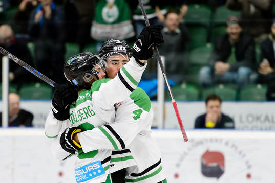 Rögles Sebastian Stålberg och Alen Bibic jublar