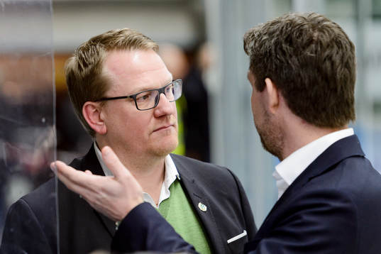 Rögles tränare Magnus Bogren och Vita Hästens tränare