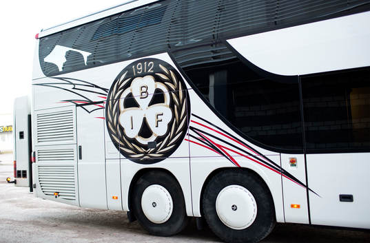 Brynäs spelarbuss har anlänt till arenan innan