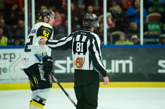 Västerås Robin Jacobsson blir utvisad
