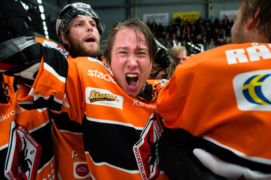 Karlskronas Filip Cruseman  jublar