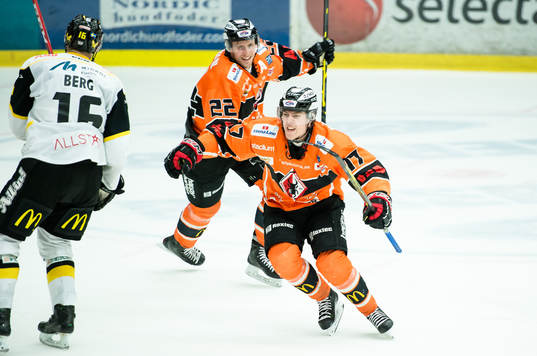 Karlskronas Joel Kellman  jublar