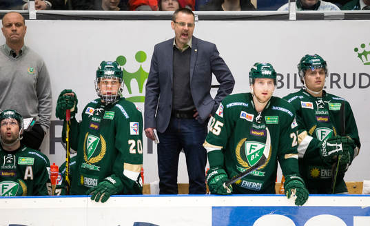 Färjestads tränare Tommy Samuelsson skriker