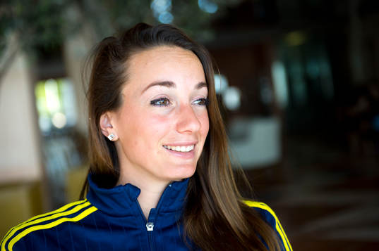 Sveriges Kosovare Asllani blir intervjuad