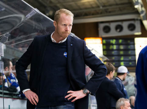 Karlskogas assisterande tränare Tobias Thermell deppar