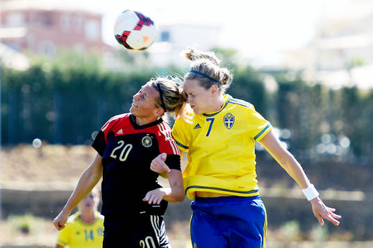Sveriges Lisa Dahlkvist och Tysklands Lena Goessling