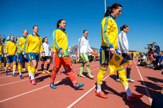 Sveriges Lisa Dahlkvist, Nilla Fischer, Emma Berglund,