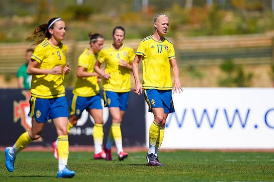 Sveriges Caroline Seger, Kosovare Asllani och Emma Berglund